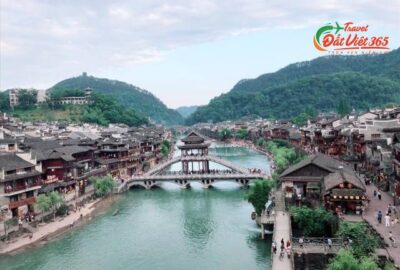 Tour Phượng Hoàng Cổ Trấn - Hồ Bảo Phong giá rẻ 2023 